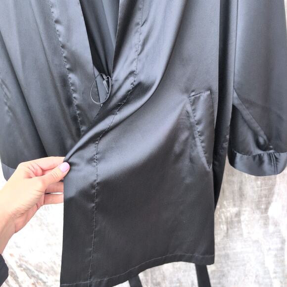 Victoria's Secret Silky Satin Feel Robe Women's One Size (Fits Large) Black - Picture 4 of 12